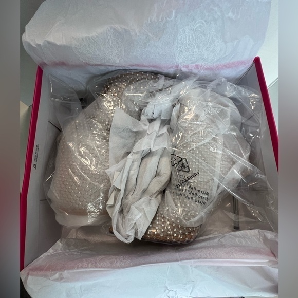 Vince Camuto, Women's Kiskia Heels Bootie - Sandstone. Size: 6 (US). NIB - Picture 13 of 15